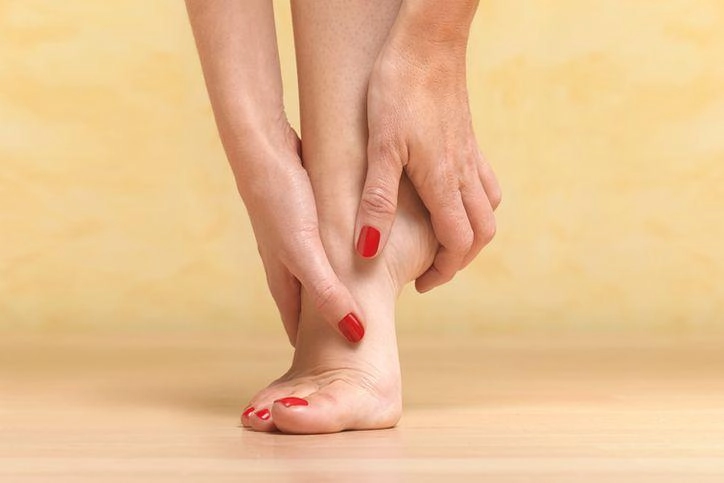 Boląca kobieca stopa